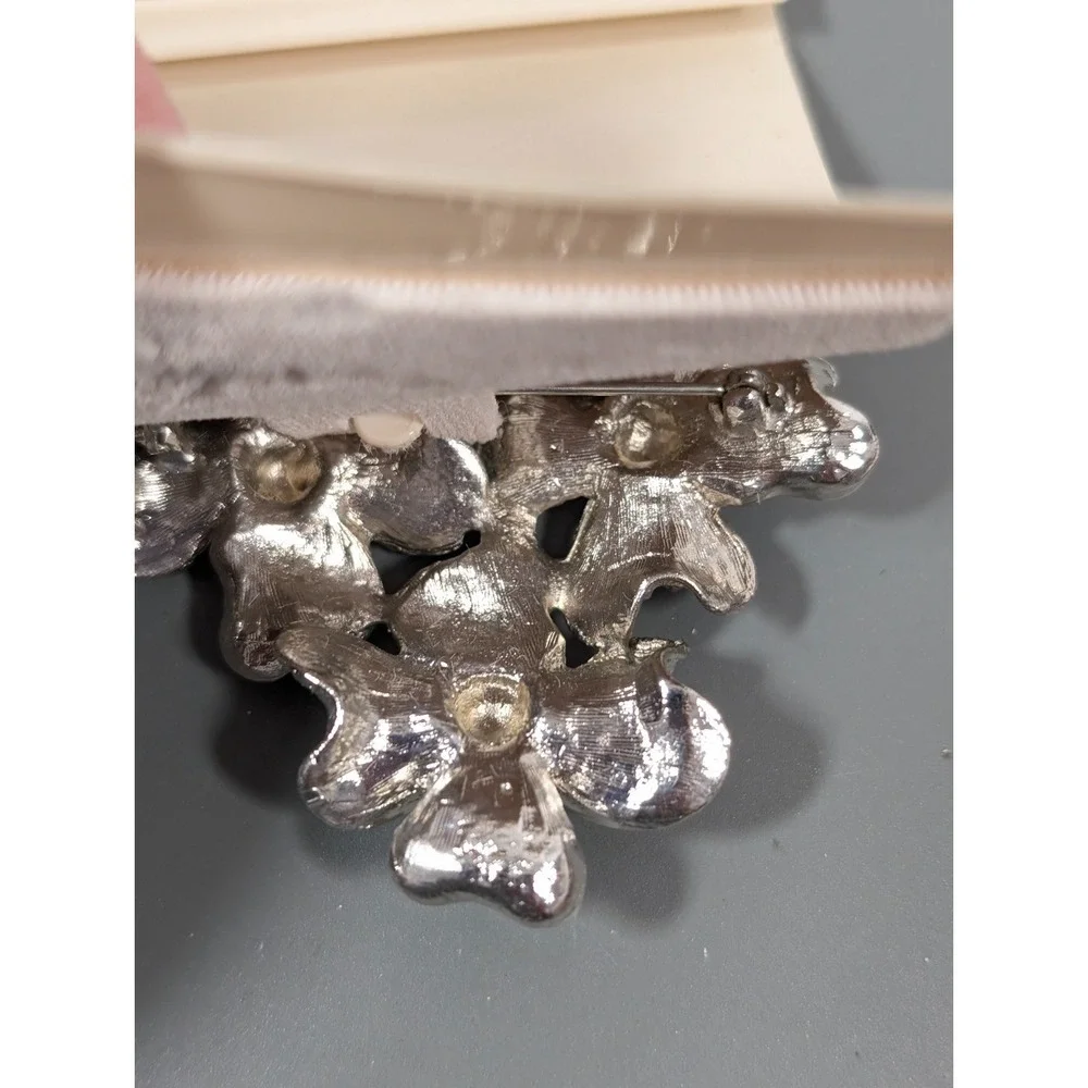 Ginnie Johansen Silver Tone Dogwood Flower 3D‎ Brooch Pin